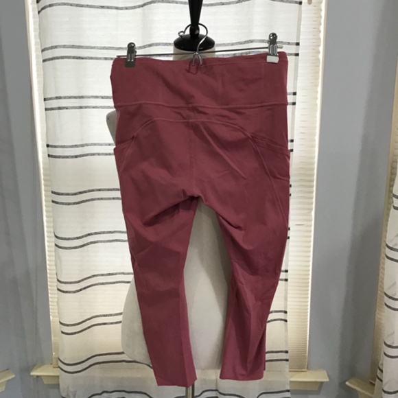 Lululemon Women Size 8 Fast & Free High Rise Crop Dusty Rose Leggings Yoga Gym - Picture 4 of 8